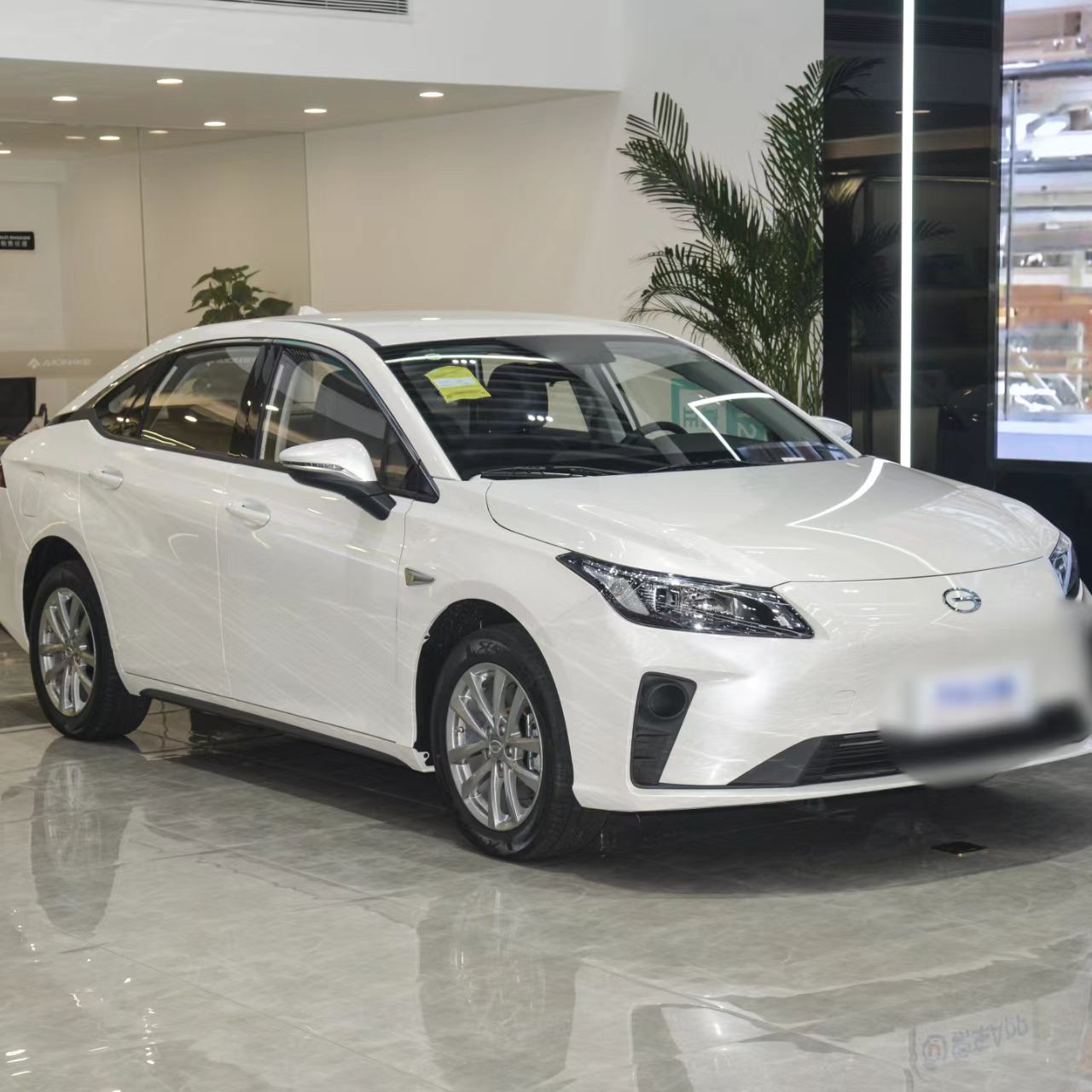 Guangqi AION S 2023 530 48.67kwh -Made Compact SUV with Front Disc Rear Disc Brake System