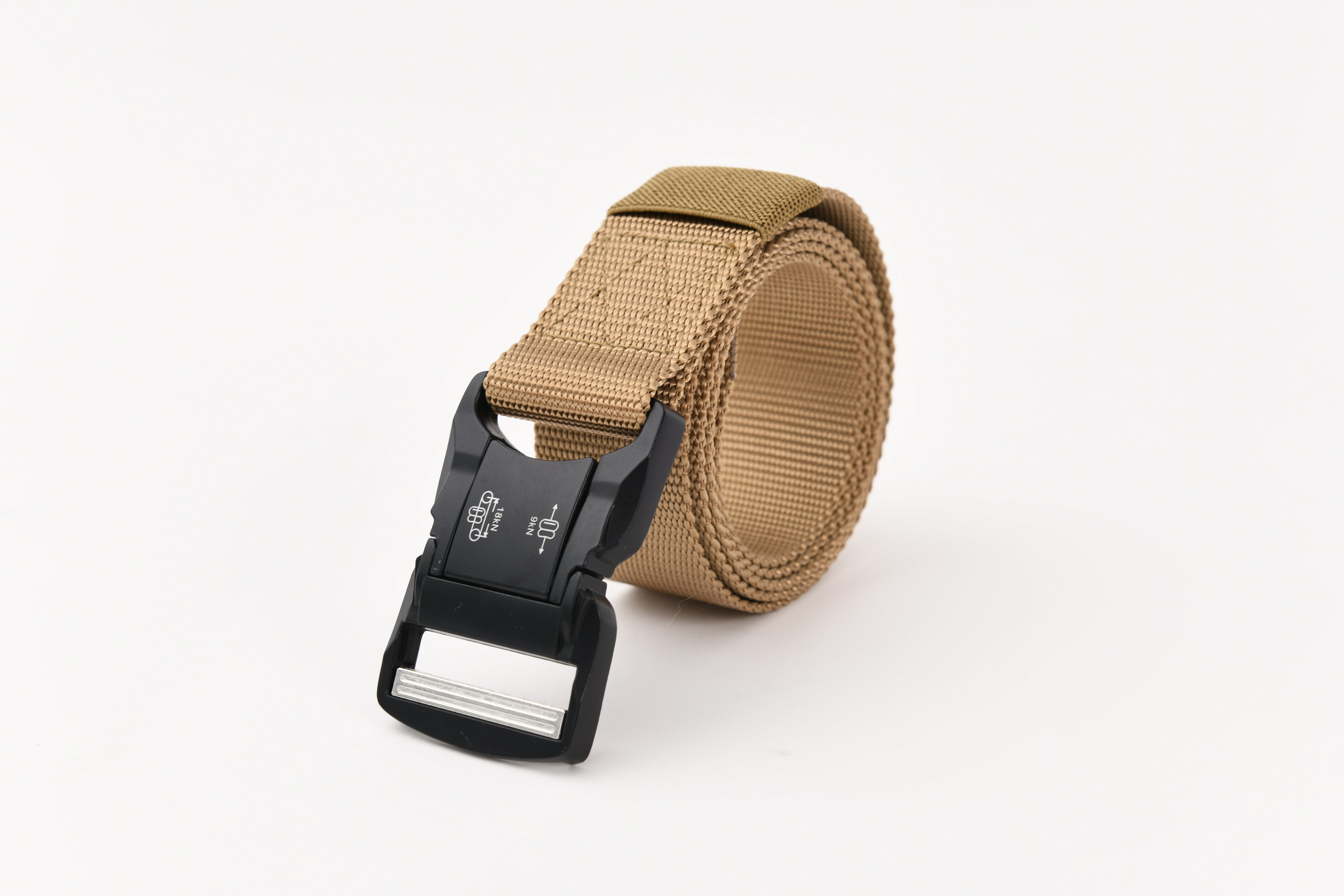 EDC Polyester Quick Release 0.3kg Outdoor Tactical Gear Belt With Magnetic Zinc Alloy Buckle