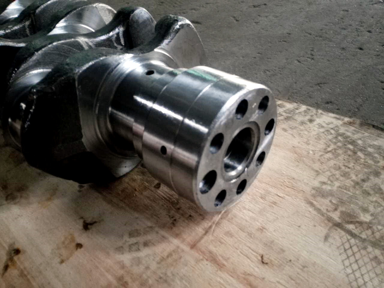 High Quality Diesel Engine J05E 13411-2281 Casting iron Crankshaft For Hino Excavator Rebuild Sets