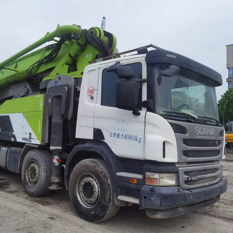 Zoomlion Machinery Used Concrete Pump Truck , 56m Truck Mounted Concrete Pump