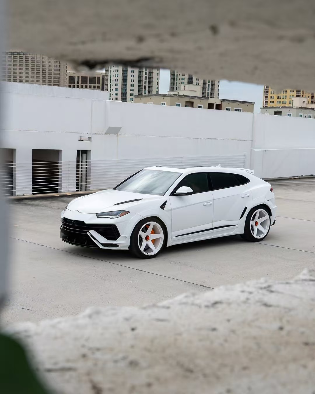 Lamborghini URUS Carbon Body Kit NT Style Front Lip Diffuser Spoiler Custom Wide Body Kits