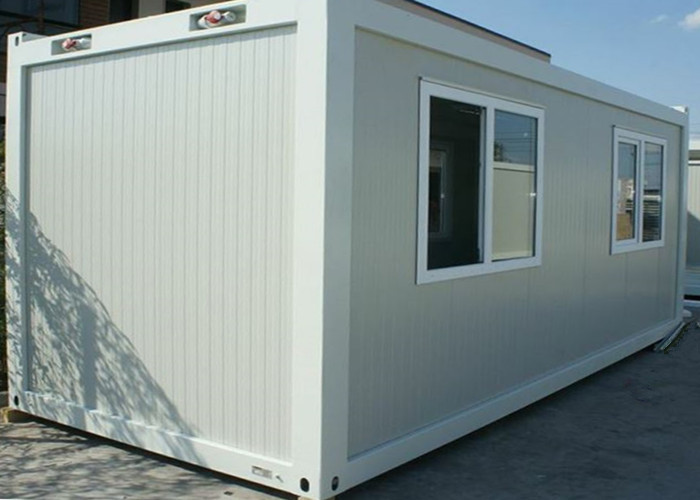 Sturdy Durable Modern Shipping Container Homes 220V - 250V Voltage With Open Balcony
