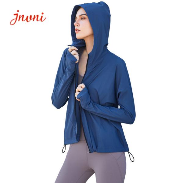 Quality 220gsm Women Yoga Jacket Windproof Cycling Jacket Zipper Adjustable Drawstring for sale
