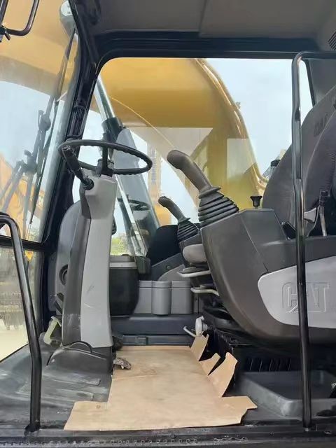 CatM315D Wheel Excavator Excellent Performance And Multiple Practical Functions