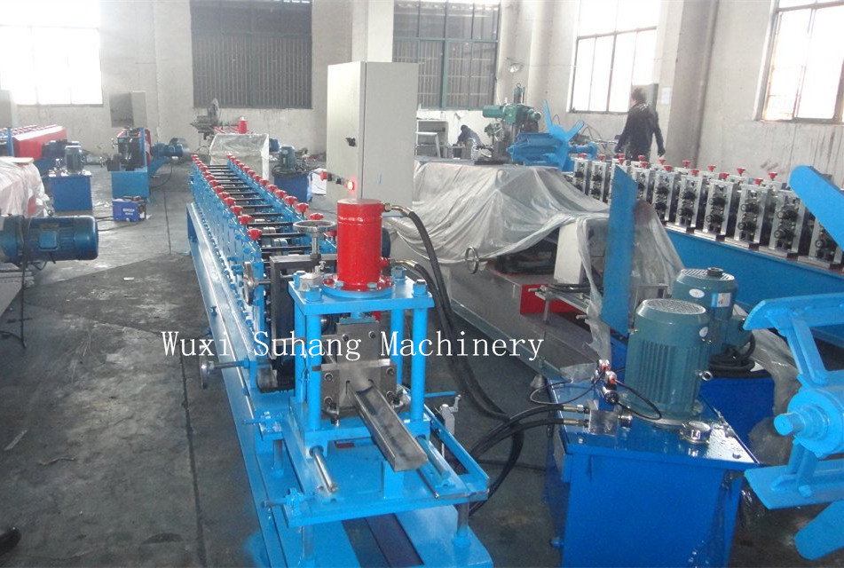 0.6-2.0mm Thickness 8-12m/Min Galvanized Steel Guide Rail Forming Machine With Chain Drive