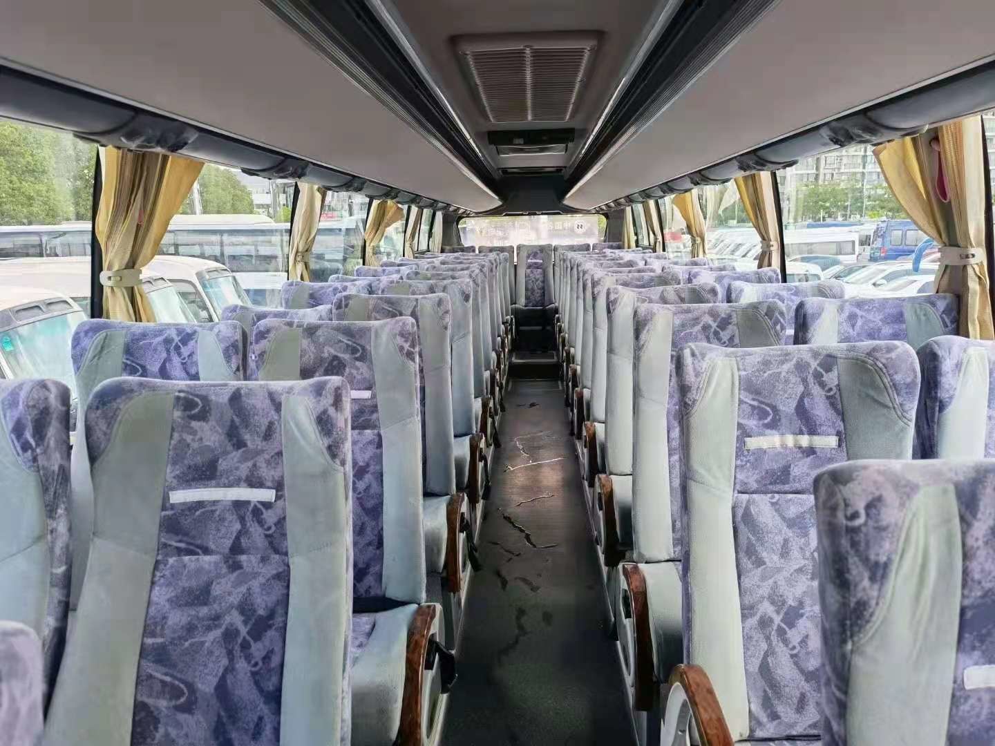 Used Golden Dragon Bus XML6125 Used Tour Bus 55seats Yuchai Rear Engine 127kw Euro IV Double Doors