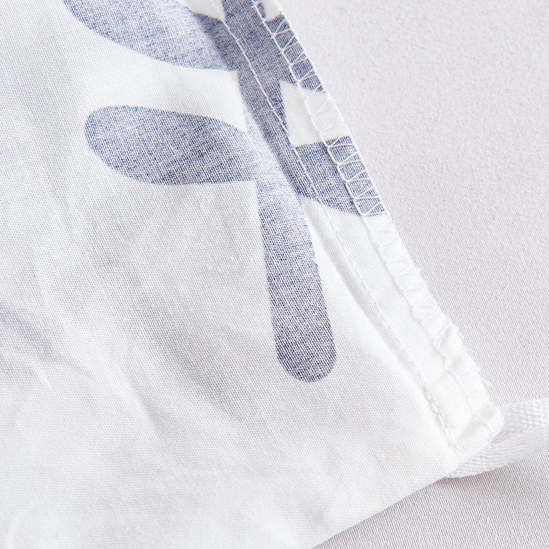Experience the Softness and Durability of Our 100% Cotton Bedding Set for All-Season