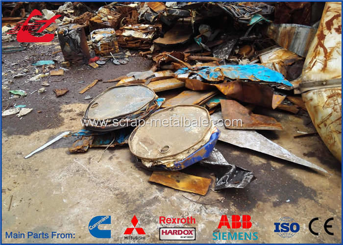 Hydraulic Scrap 210L Steel Drum Crusher 250 KN Push Force One Year Guarantee