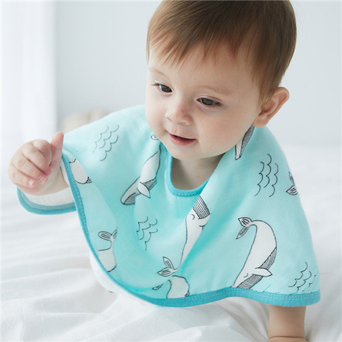 Adjustable Infant Bandana Burp Cloths , Muslin Baby Clothes Bibs Four Layers