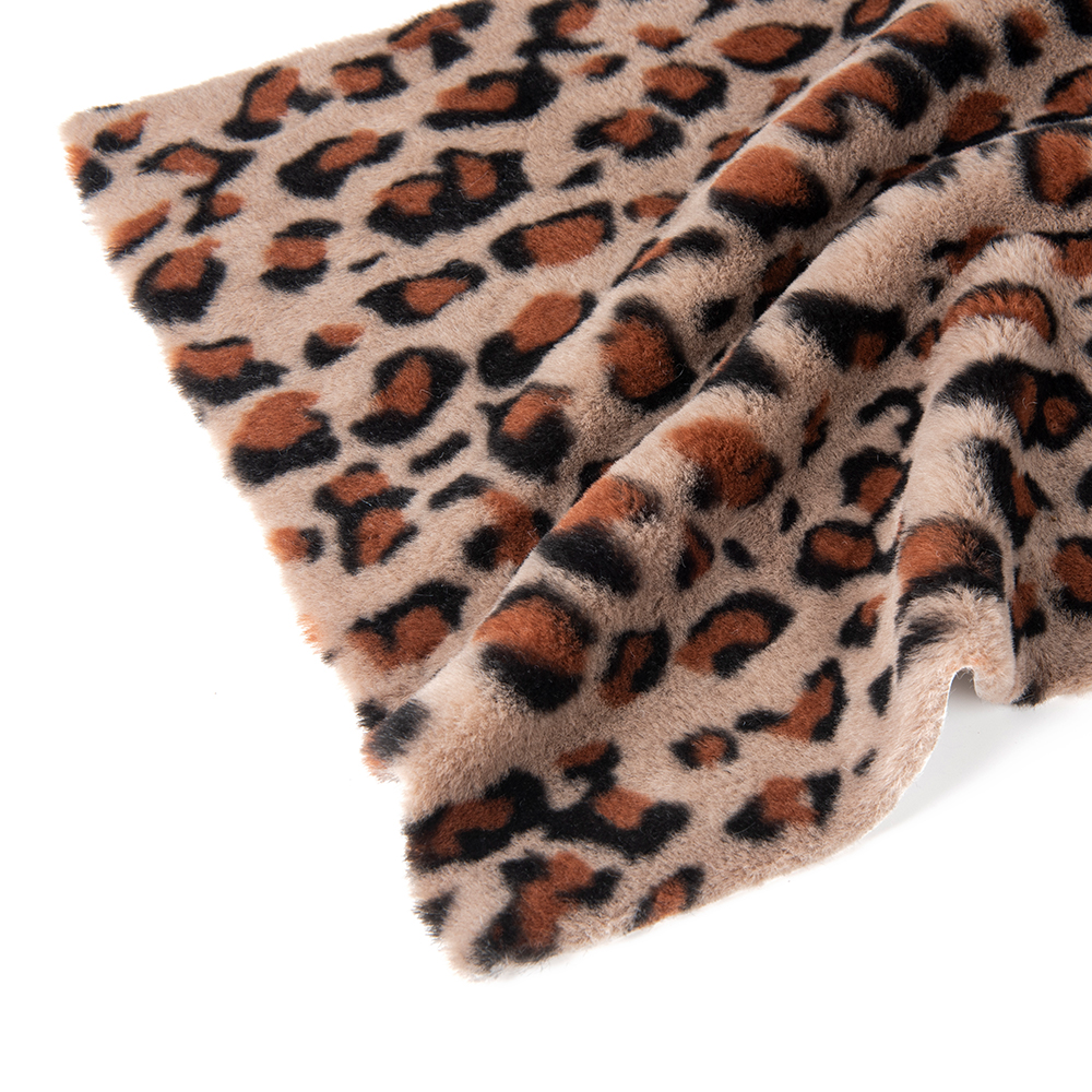 Customized Faux Rabbit Fur Fabric with Long Pile and Brushed Finish Density 133×100