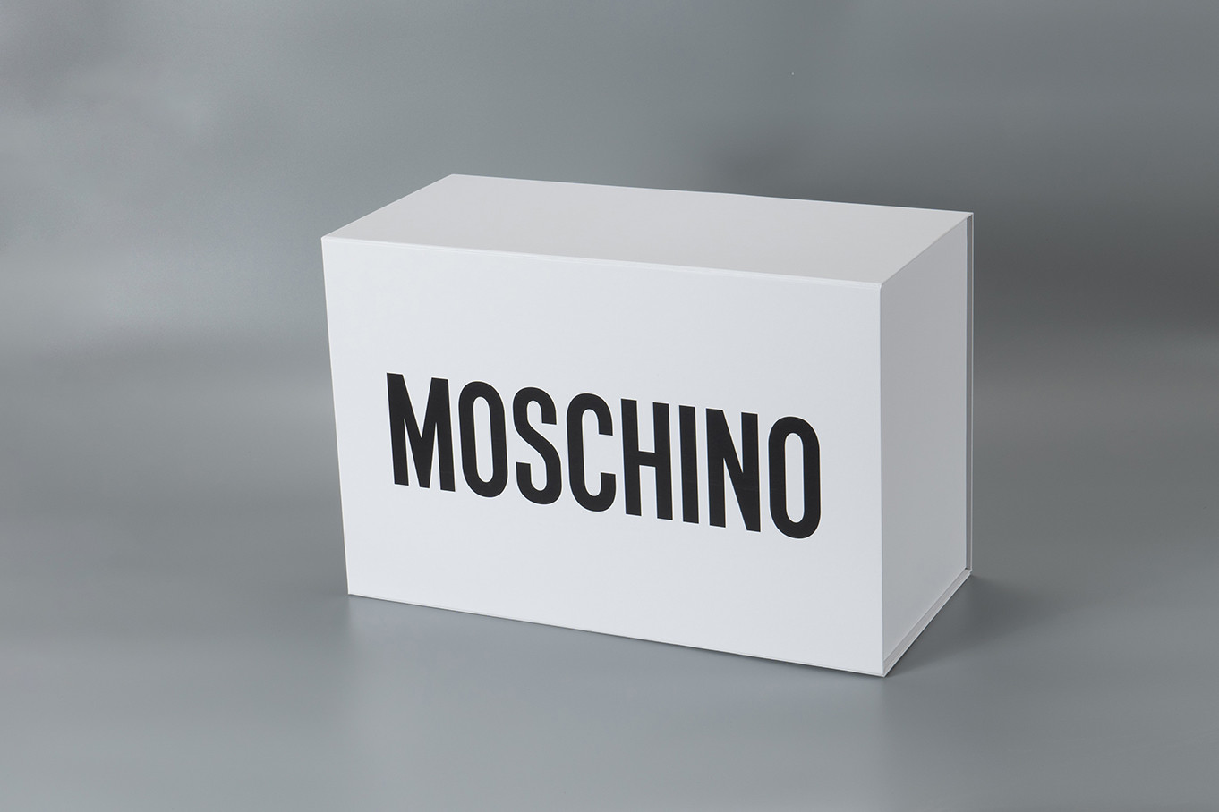 MOSCHINO Automatic Foldable Paper Boxes Gift Packaging With Magnets