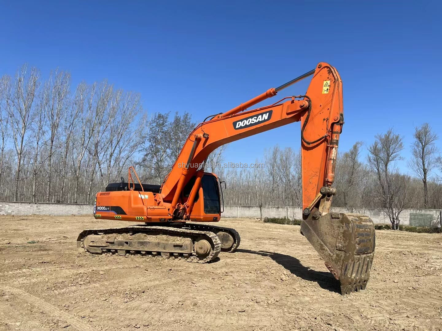 Used Doosan DH300lc -7 Super Excavator with High Slope Efficiency and Good Cab Sealing