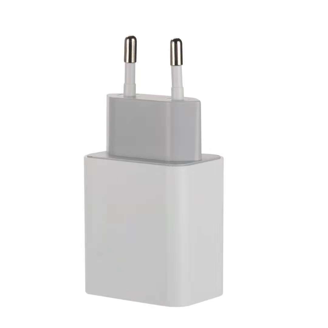 18W UK PD TRAVEL CHARGER TYPE-C FAST CHRGER for Macbook compatible with HUAWEI QUICK CHARGE QC3.0/QC2.0
