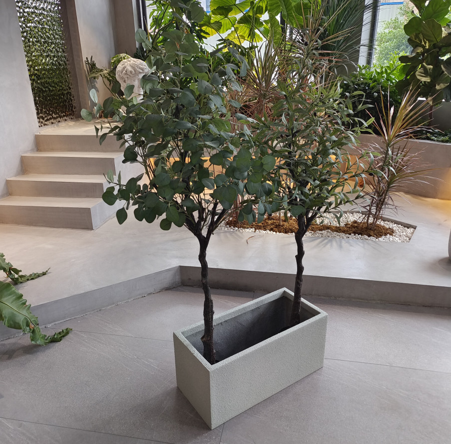 Matte Garden Fiberglass Flower Pots Black Color For Outside
