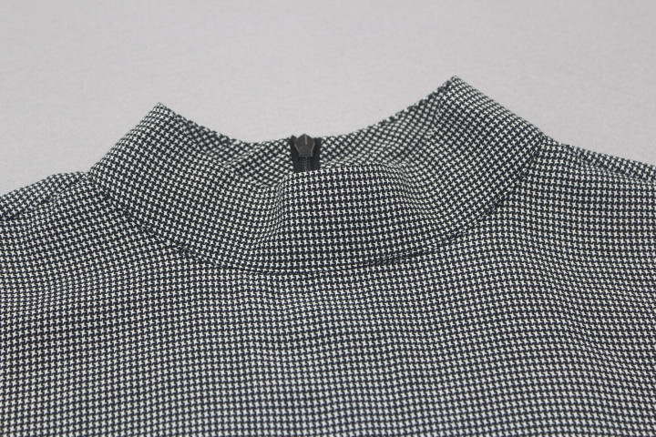 Long Sleeve Grey Color Large Size Ladies Dresses Crew Collar Pleated Knitting Fabric