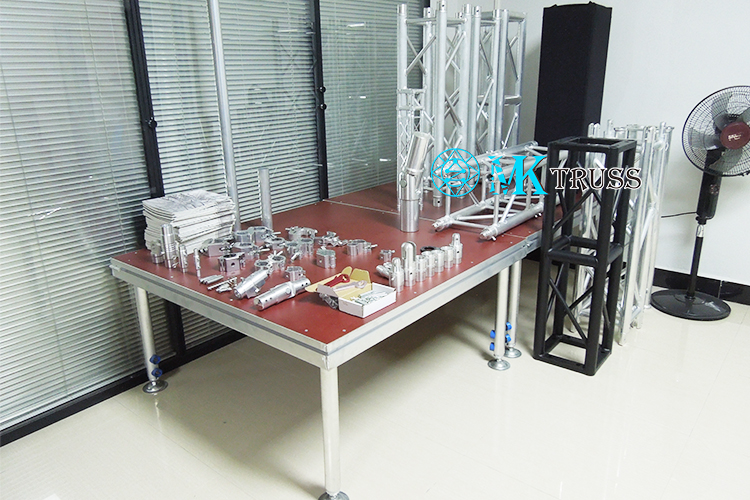 18mm Plywood or Tempered Glass Top Aluminum Outdoor Mobile Event Stages for Stage Show
