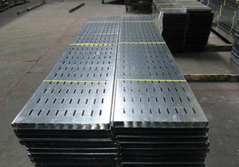 Thickness 0.8-2.5mm Galvanized Coils Cable Tray Roll Forming Machine With Hydraulic Cutting Device