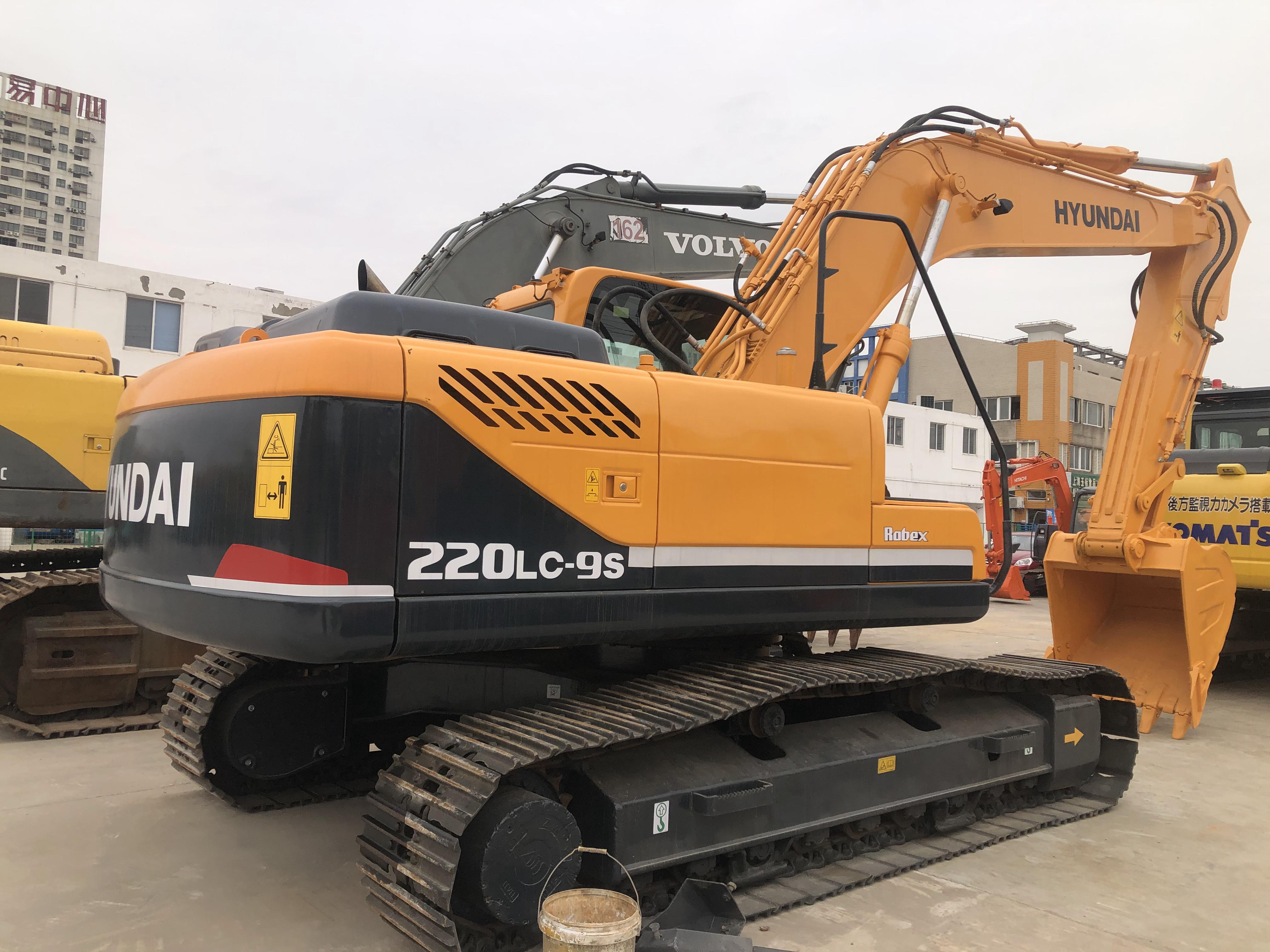 22.5 Ton Used Hyundai 220-9s Excavator in Shanghai 2019 Loader Excavation Equipment