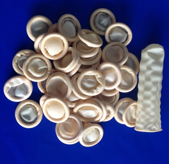 100% Natural Latex Latex Finger Gloves In Rolled Beige Color Powder Free
