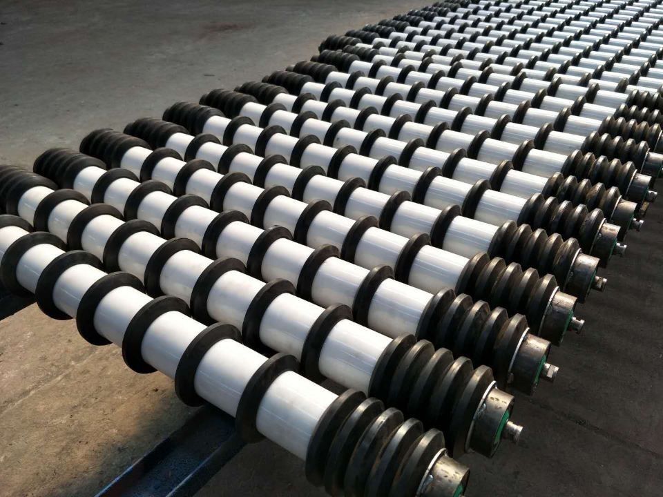 114mm Belt Steel Return Troughing Conveyor Idler Roller For Crushing Plant