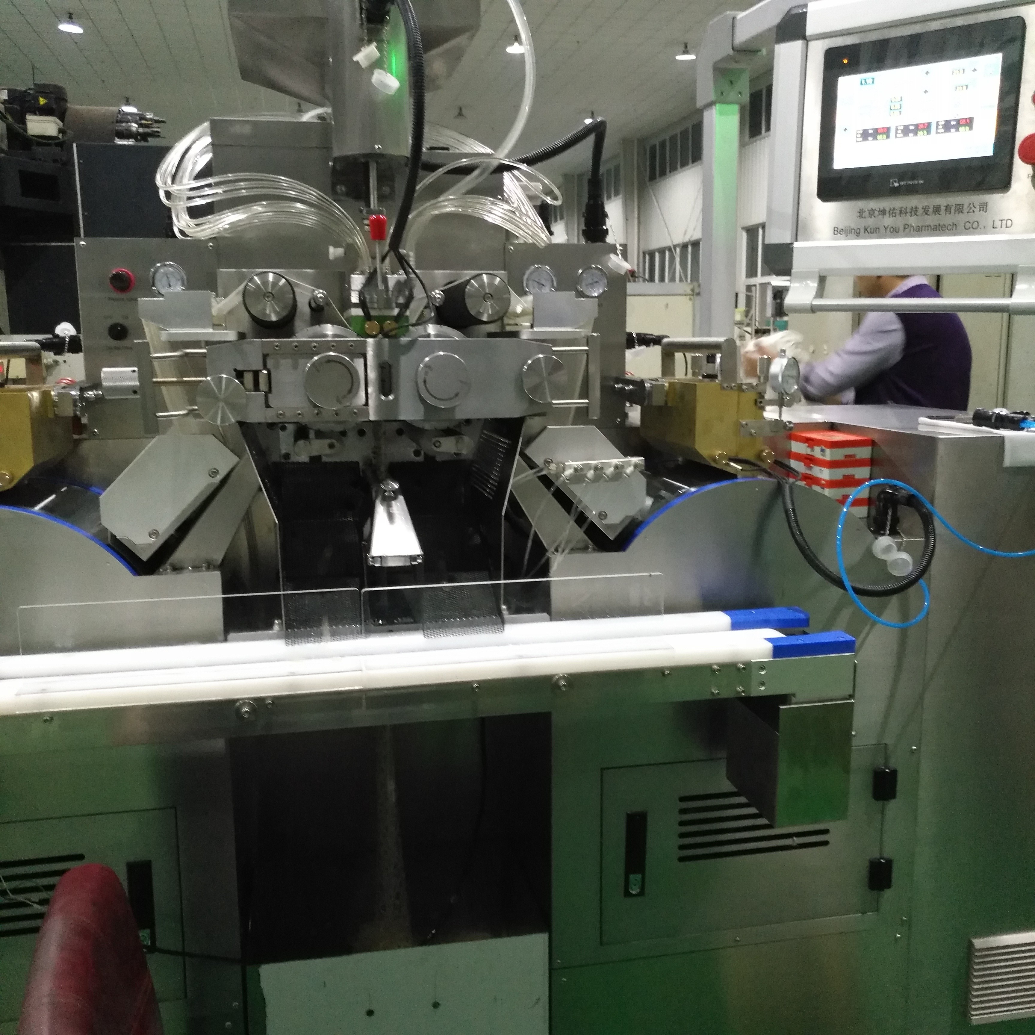 China 10inch Soft Capsule Making Machine With High Plunging Accuracy Company