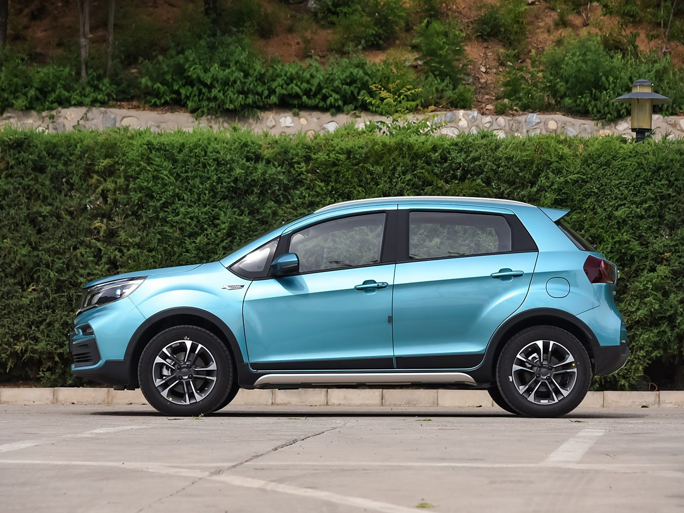 2024 Model Geely GX3 Pro Automatic SUV with Manual Copilot Seat Adjustment and Leather Seats Made in Gasoline Driven Car