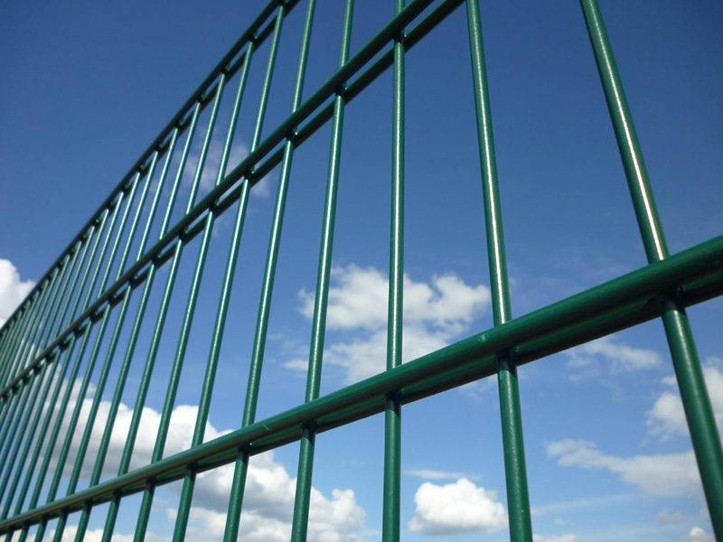double wire mesh fence