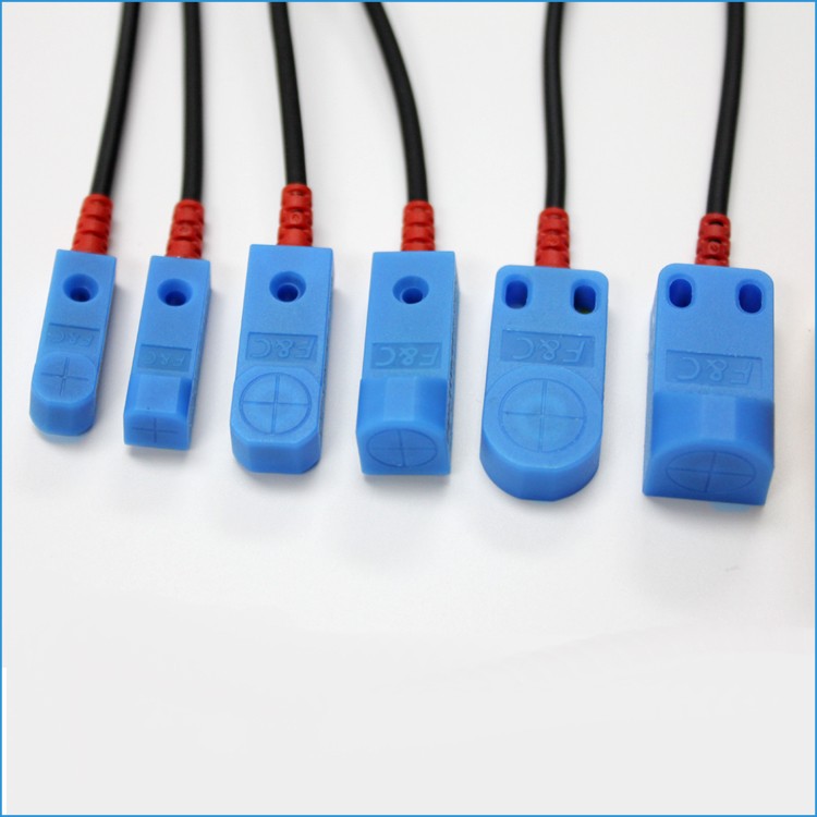 12V NPN NO non contact proximity switch, 5mm sensing square proximity sensor.jpg