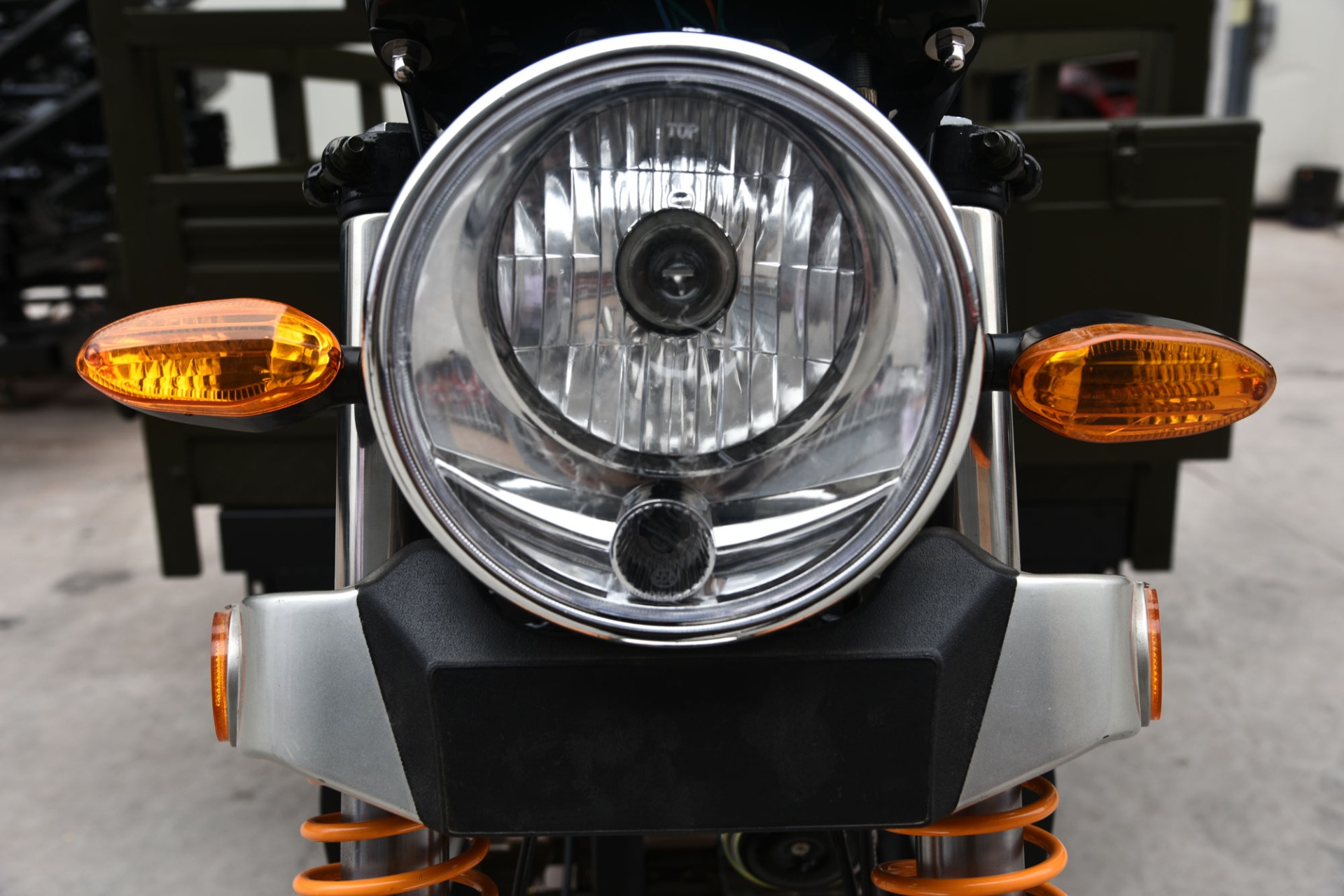 150cc Engine Classical and Light Loading Truck Cargo Tricycle with Hydraulic Rear Brake