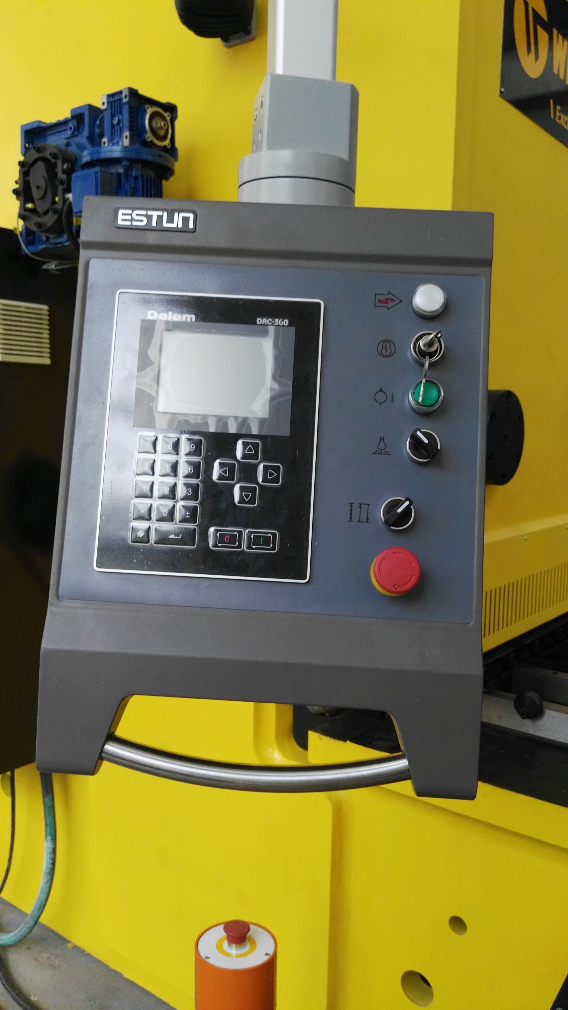 Hydraulic Metal Shear NC Hydraulic Sheet Metal Guillotine Shear With Feeding
