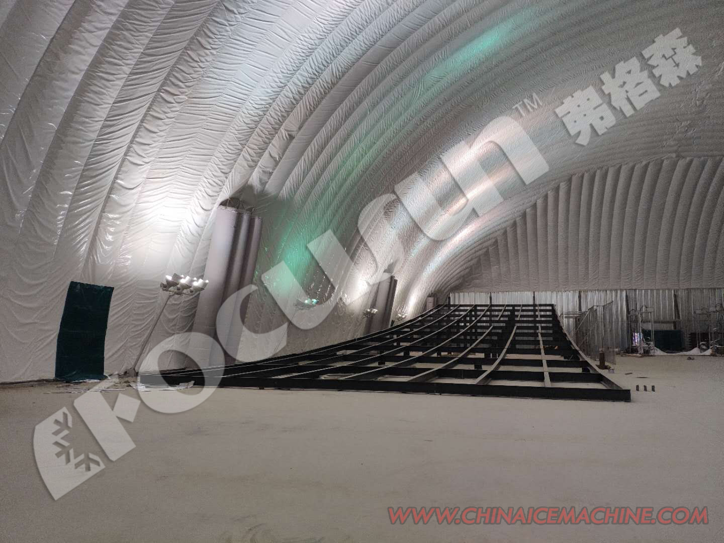 Focusun Artificial Snow Ice Falling Making Machine with After-sales Service Provided