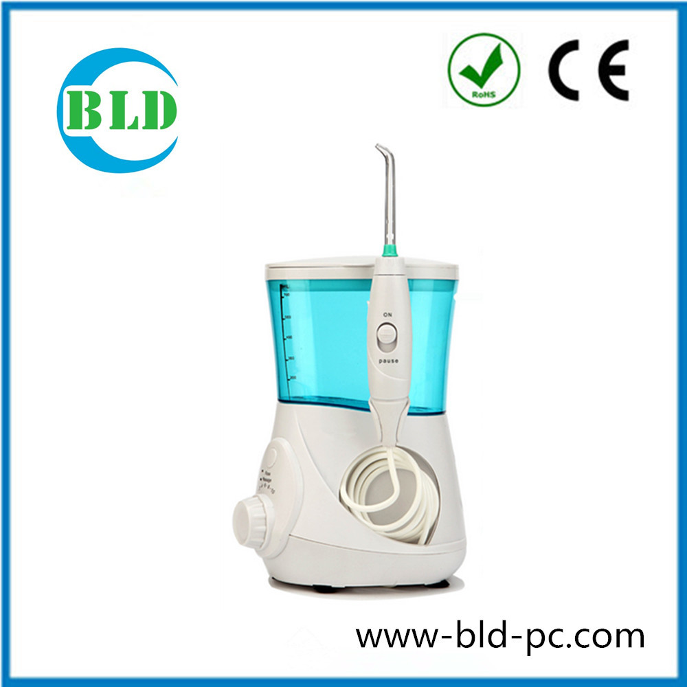High-volume Reservoir for Daily Use with 7 Nozzles Dental Care Oral Irrigatorwith 700ML Volume