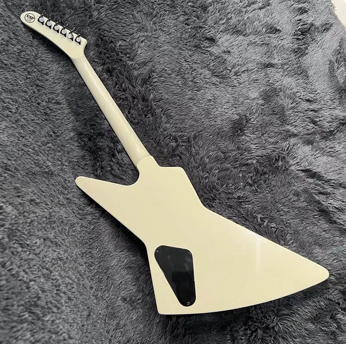 Explorer Electric Guitar with Rosewood Fingerboard, Cream White Color, High Quality