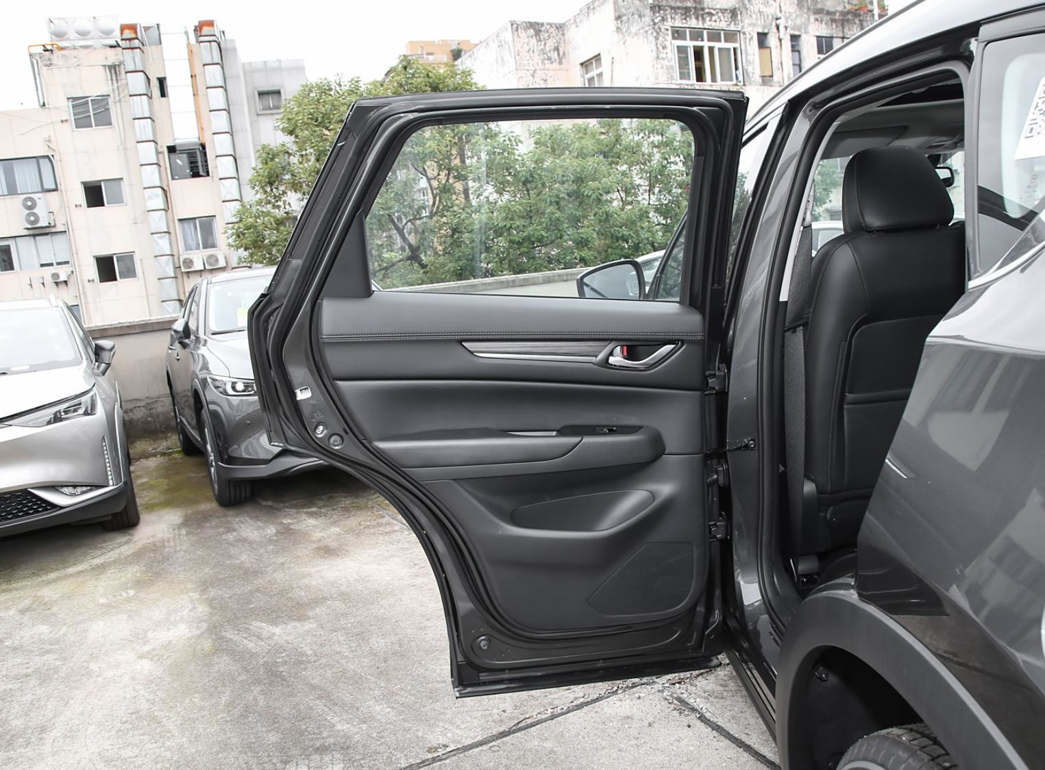 Powerful CX-5 Gasoline Powered Cars Compact SUV with 200 N.m Torque 2025 Model High Quality Petrol Vehicle