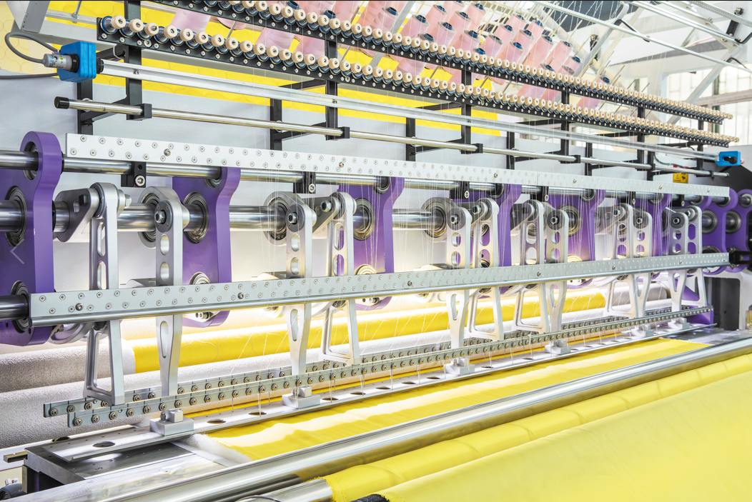 High Speed Precision Industrial Quilting Machine For Clothing Industries