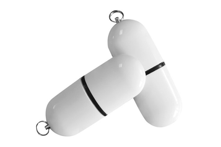 Plastic 32GB 3.0 keychain USB black color with customized logo and package from show life brand
