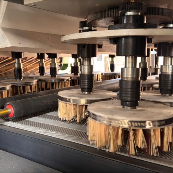 Precision Wood Polishing Machine Versatile Special Shaped Buffing Machine