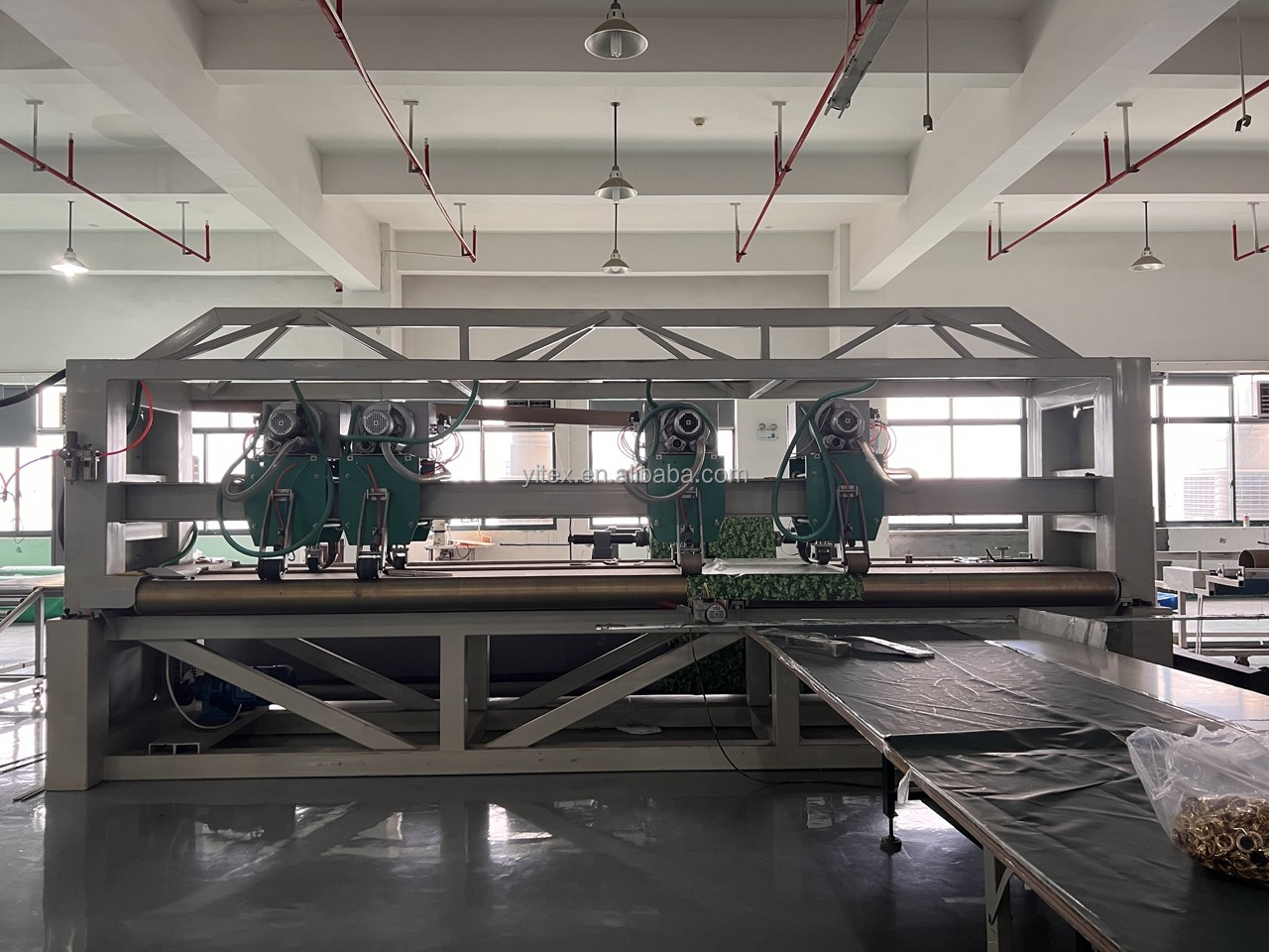 Custom Made PVC Vinyl Tarpaulin High Frequency Welding 580gsm With Eyelet And Ties