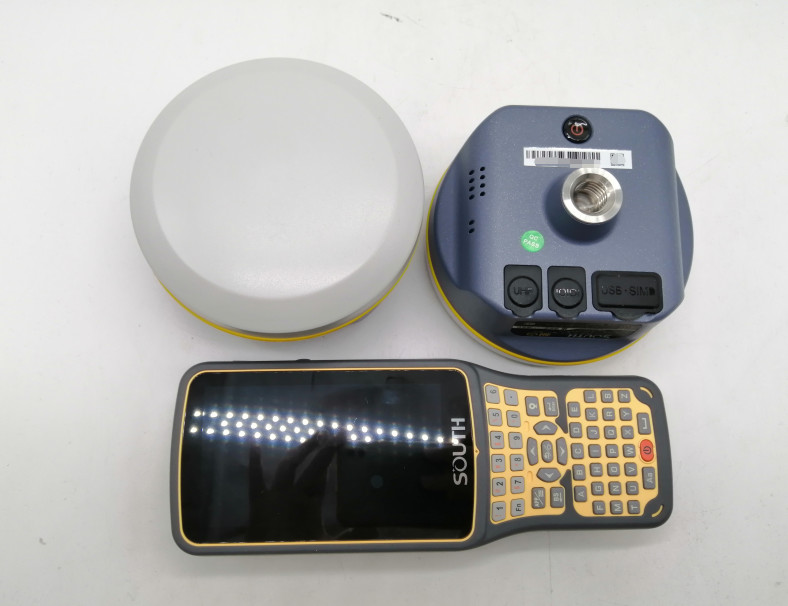 Handheld Design South GPS 965 Channels South Galaxy G2 GNSS RTK Receiver