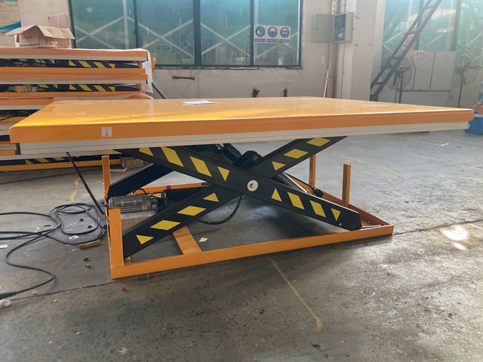2.2KW 4T Heavy Duty Stationary Lift Table For Work Process Optimization