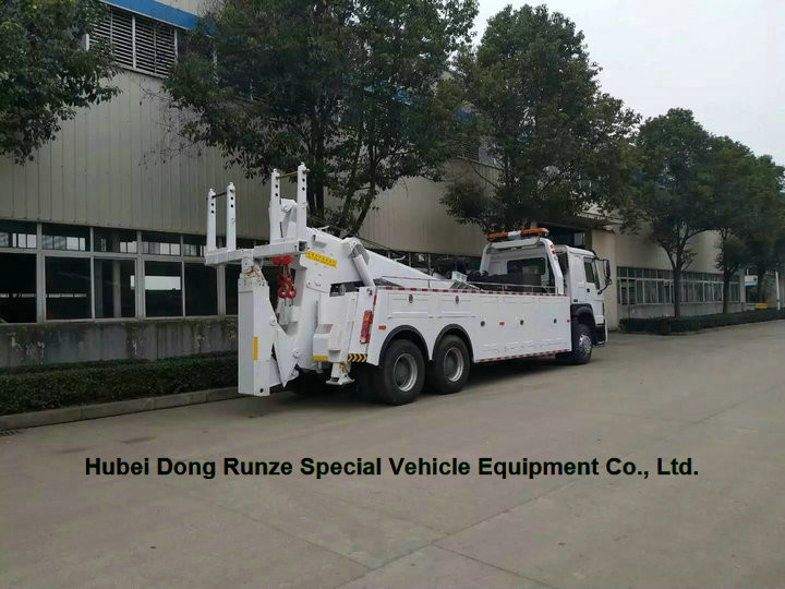 HOWO 50 Ton Heavy Duty Rotator Wreckers Tow Truck With 360 Degree Rotation