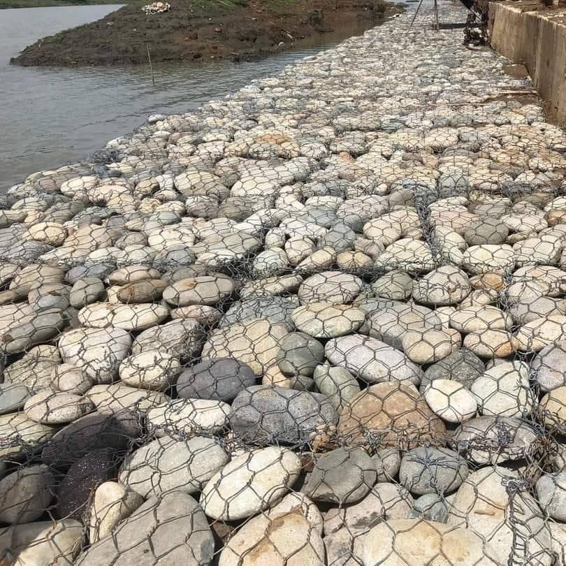 Heavy Zinc Coated Gabion Box With Tensile Strength 380-400MPa Packed On Pallet