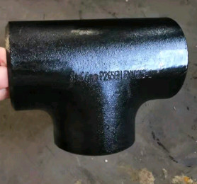 High Pressure A234 WPB Carbon Steel Pipe Tee connector Black Painting