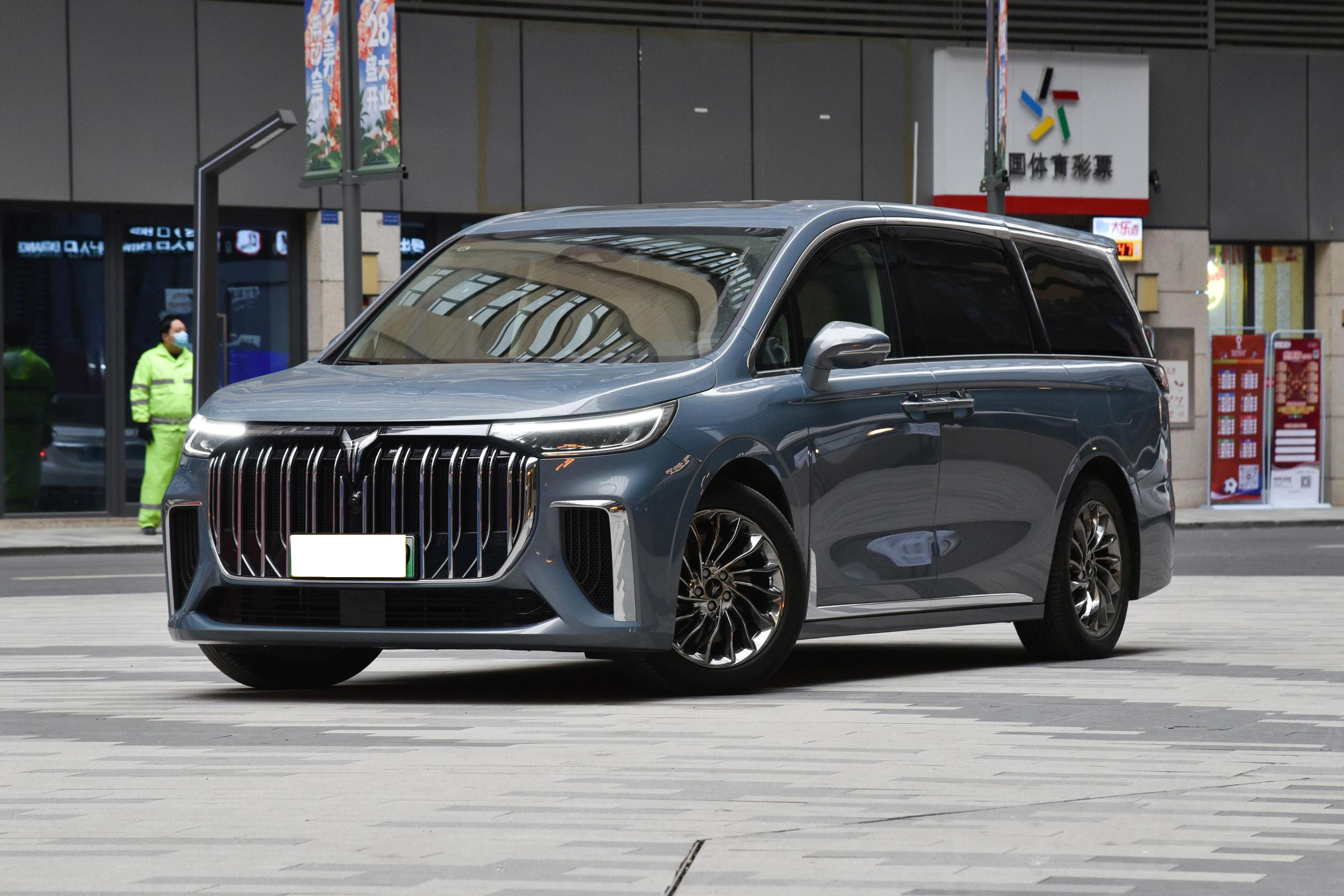 2024 Dongfeng Voyah High Speed Ridever Multi-function Steering Wheel and 605km Range for 's Electric Vehicle Market