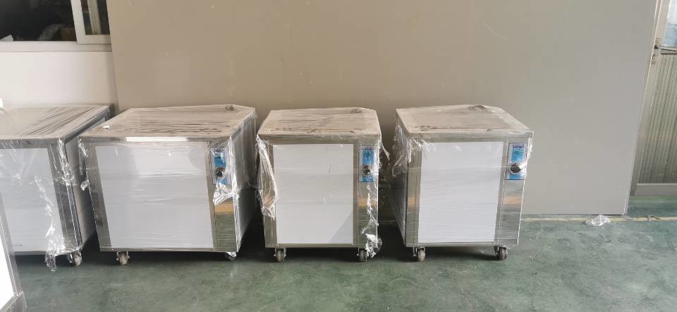 30L Ultrasonic Cleaning Machine Digital For Cleaning Parts Oil Cooler Header Plate