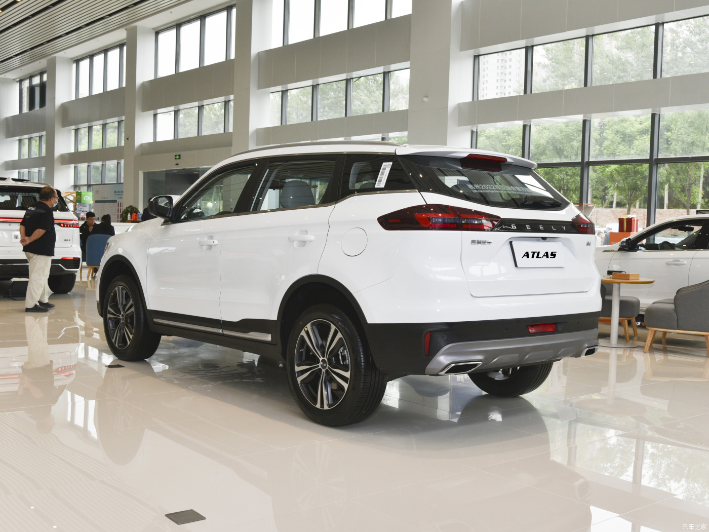 GEELY Boyue Atlas 2022 1.8TD DCT Smart Elegant Shape Fuel Vehicle with Electric Front Window and One Key Lifting
