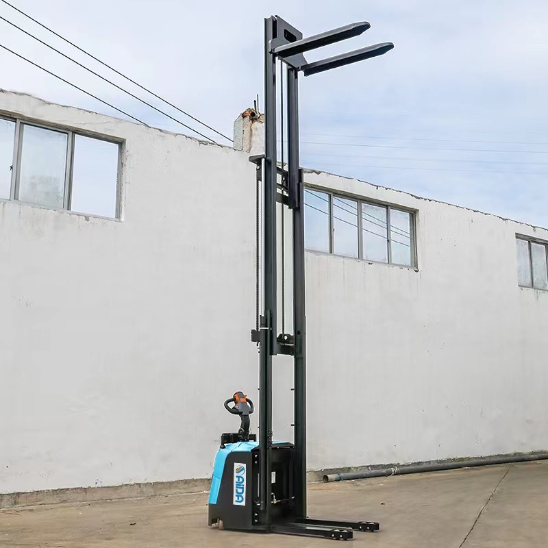 1500kg, 2000kg Electric Battery Reach Stacker Pallet Stacker High End Ligting 5500mm