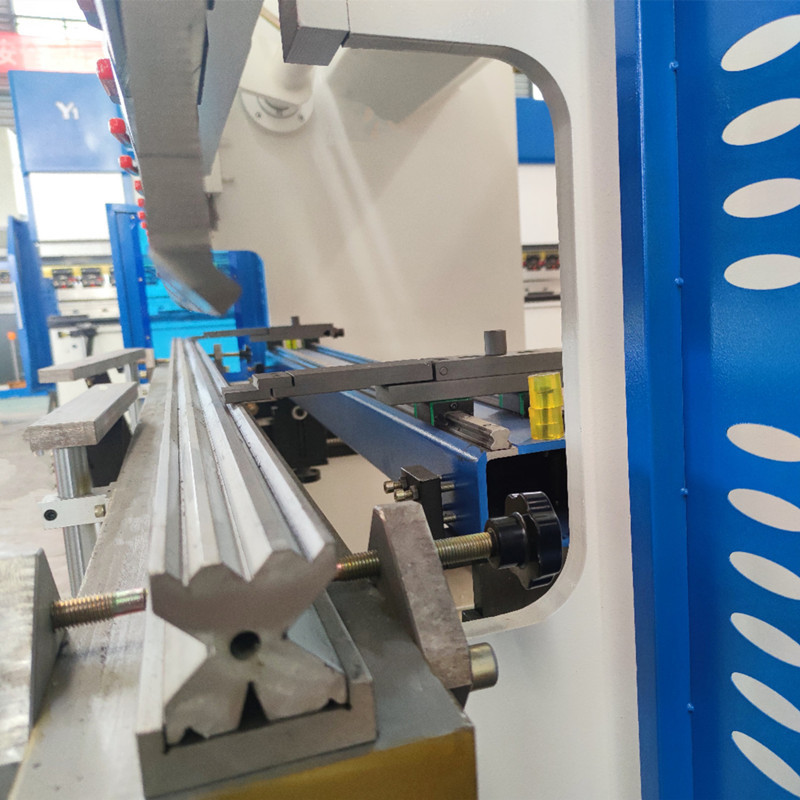 63t 2500mm Torsion Bar Press Brake Wc67y Series CNC Hydraulic Bender With E21 System