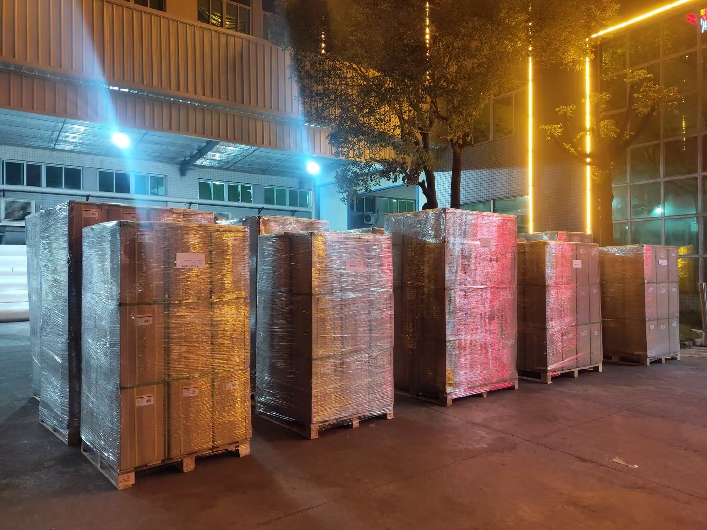 100-4500m Length Gloss BOPP Thermal Lamination Film Special Features Included