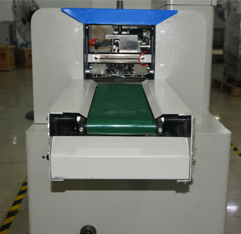 Servo Motor Pillow Sealing Machine Soap Computer Mouse Flow Packing Machine